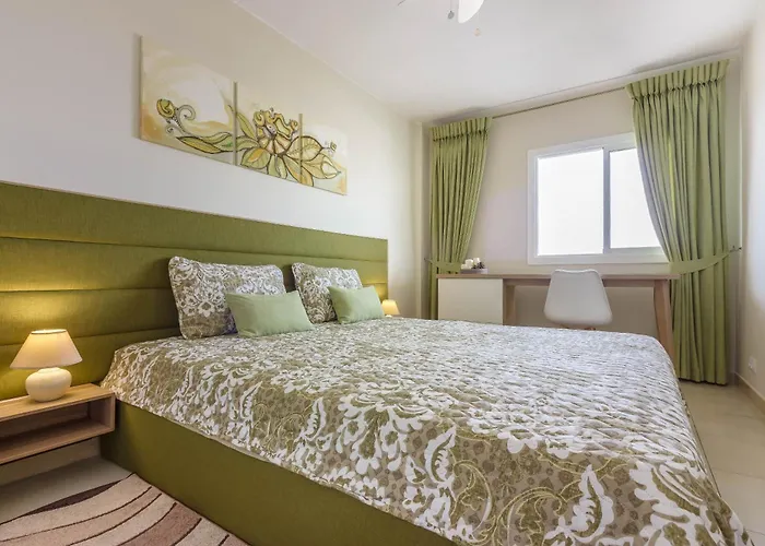 1bdr El Dorado Ocean View Americas